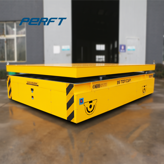 Industrial heavy-duty material transfer vehicle with lifting function